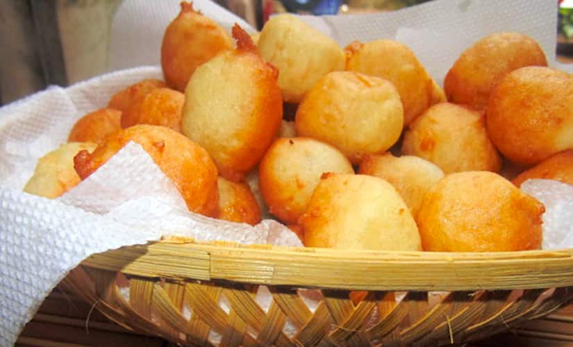 Fugias at Kalpana Snacks. Image courtesy: epperchilliandvanilia.blogspot.in