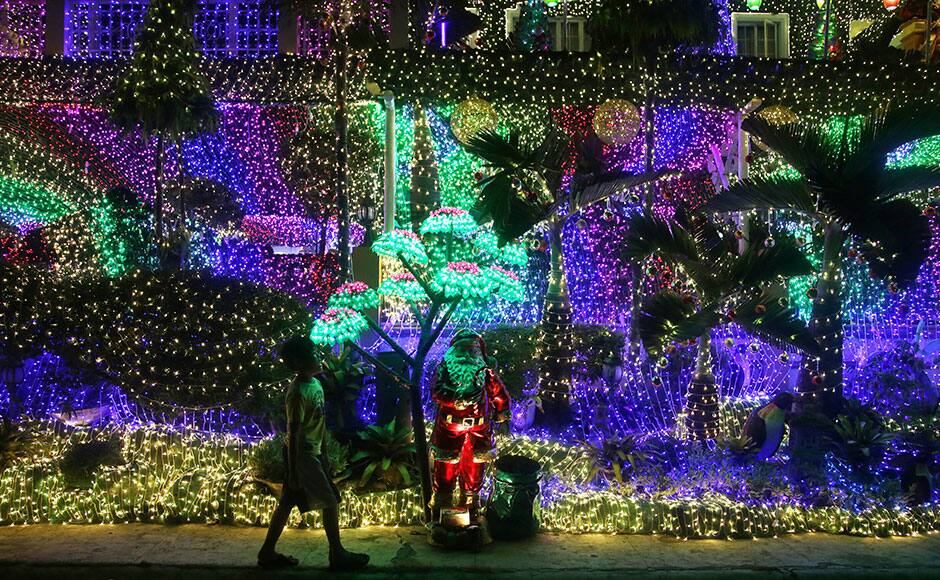 Christmas Village Filinvest Homes Cainta Rizal 2022 From Lights To Zombies: Check Out The Christmas Decorations From Around The  World - Photos News , Firstpost