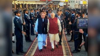 Narendra Modi visits Pakistan: Congress, AAP slam decision; VHP, Sena, separatists support BJP