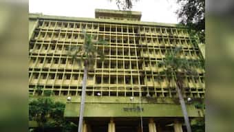 Shrikant Khandalkar, the lawyer who helped expose irrigation scam, found dead in Nagpur court