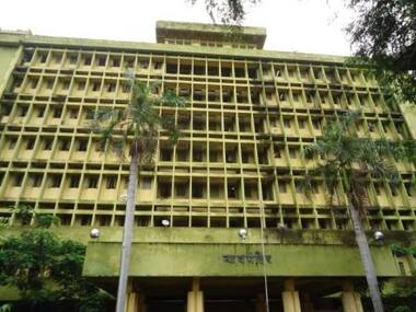 Shrikant Khandalkar, the lawyer who helped expose irrigation scam, found dead in Nagpur court