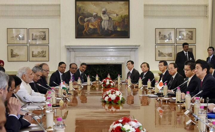 From signing deals in Delhi to Ganga Aarti in Varanasi, here is Shinzo Abe’s day in India