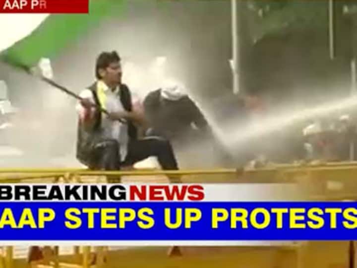 Watch: AAP protests outside Jaitley's residence, police use water cannons to contain situation