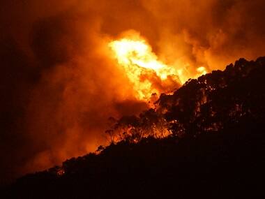 Wildfire destroys more than 100 homes on Christmas Day in Australia