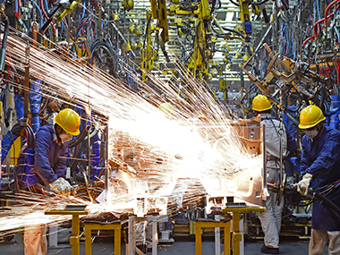 World Bank trims 2020 global growth forecast to 2.5% amid slow recovery for trade, investment World Bank trims 2020 global growth forecast to 2.5% amid slow recovery for trade, investment