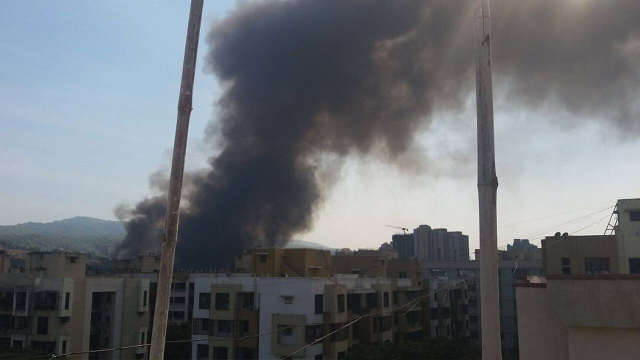 Kandivli fire. Twitter user @I_akarshana