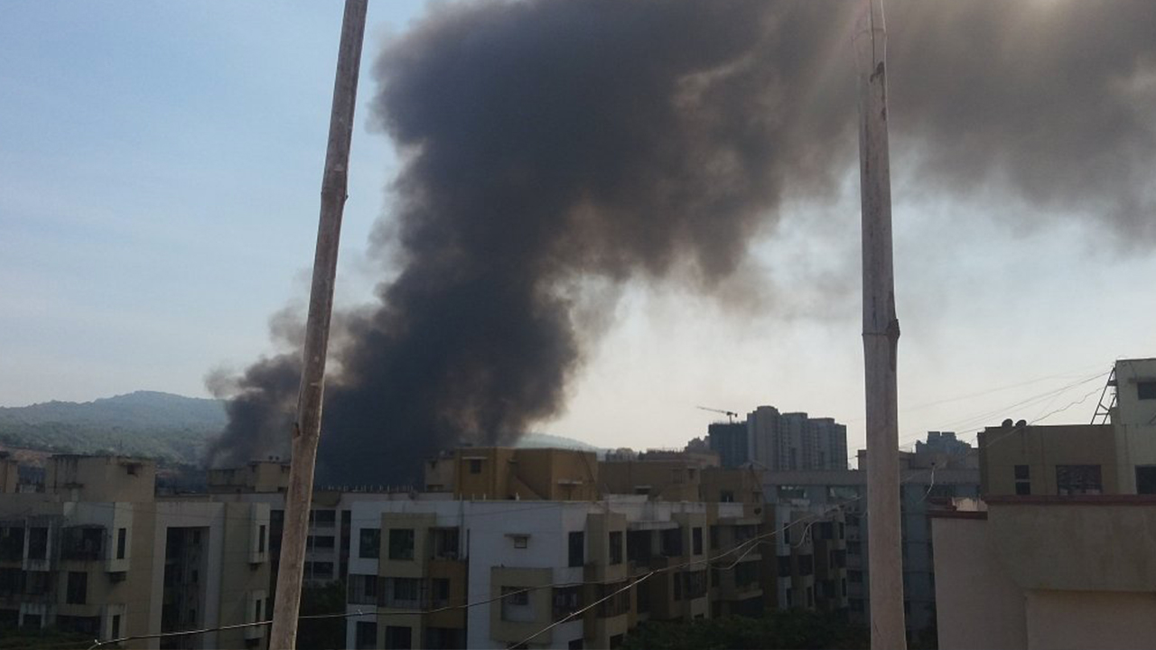 One killed, three injured in massive fire in Mumbai's Kandivali One killed, three injured in massive fire in Mumbai's Kandivali