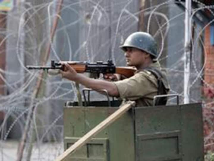Kashmir encounter: Two militants killed in Pulwama, top LeT commander flees