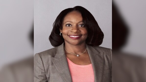 'It's a heck of a trend': Women are out-earning men in corporate finance