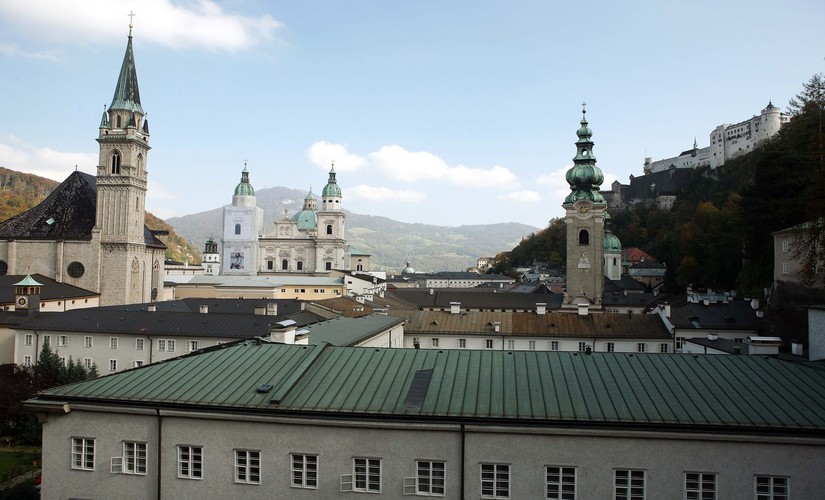 US toddler takes midnight tour of Salzburg in stocking feet US toddler takes midnight tour of Salzburg in stocking feet