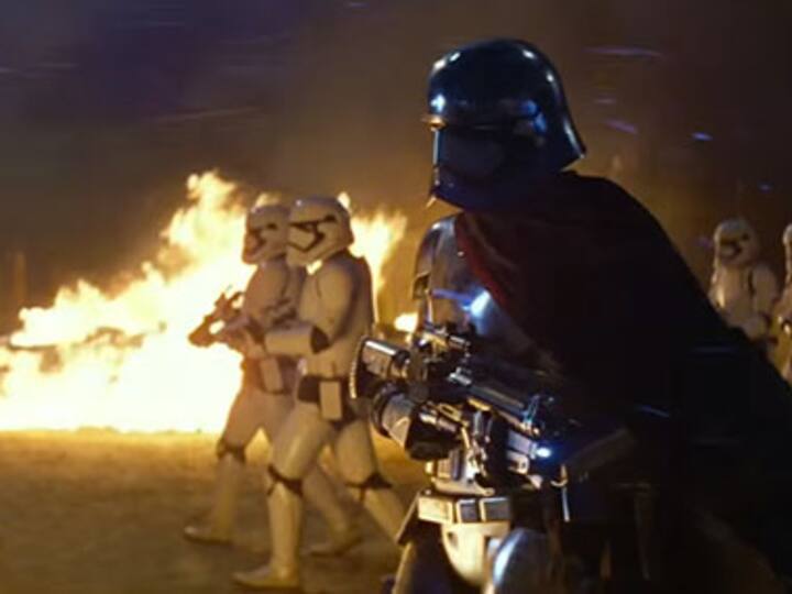 'Star Wars: The Force Awakens' review: Beloved characters look weary in this bore of a film
