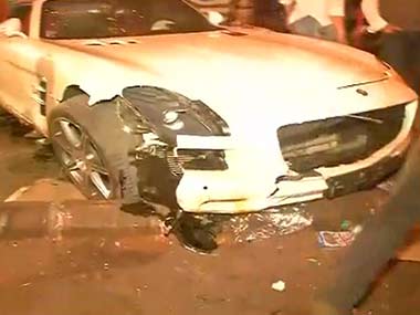 Mumbai: Five injured as a car runs over people sleeping on pavement, driver arrested Mumbai: Five injured as a car runs over people sleeping on pavement, driver arrested