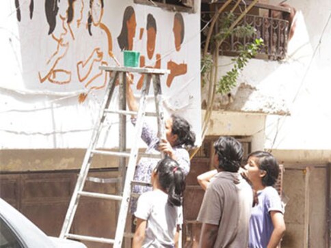 The power of art: How Sreejata Roy's paintings on Delhi's streets is changing public space for women The power of art: How Sreejata Roy's paintings on Delhi's streets is changing public space for women