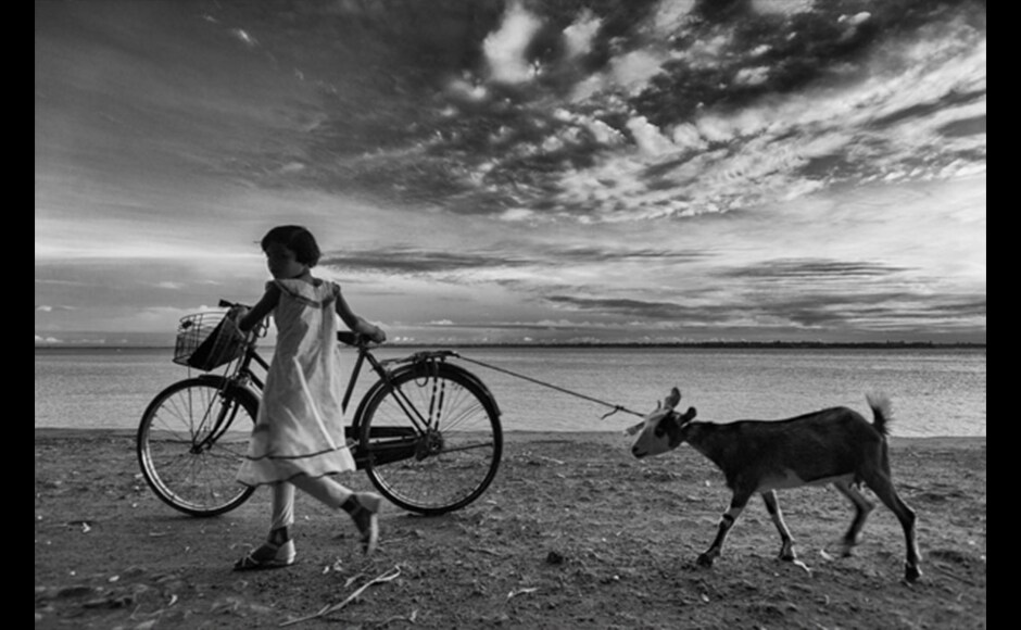 Debarshi Duttagupta, 39, a self-employed businessman took this photo at Gadiara, in West Bengal, on the banks of River Roopnarayan. Debarshi Duttagupta, 39, a self-employed businessman took this photo at Gadiara, in West Bengal, on the banks of River Roopnarayan.