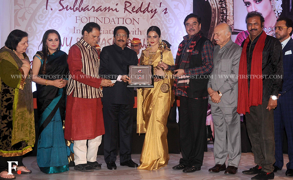 B-town stars celebrate as Rekha gets 3rd National Yash Chopra Memorial Award B-town stars celebrate as Rekha gets 3rd National Yash Chopra Memorial Award