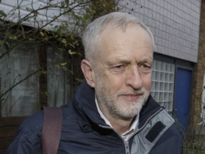Owen Smith to challenge Jeremy Corbyn for UK Labour leadership