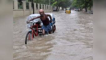 Tamil Nadu CM pegs death toll from monsoon at 470, begins distribution of relief funds