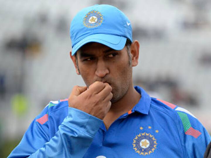 Did he or didn't he? After alleging that Dhoni fixed Manchester Test, tour manager Sunil Dev denies claim