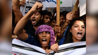 FTII: On Gajendra Chauhan's first day in office, cops lathicharge, detain 40 students