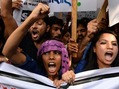 FTII: On Gajendra Chauhan's first day in office, cops lathicharge, detain 40 students