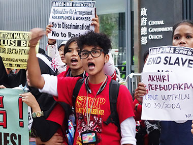 Migrant workers, modern slaves: Rights' groups claim authorities in Hong Kong collude by doing nothing Migrant workers, modern slaves: Rights' groups claim authorities in Hong Kong collude by doing nothing