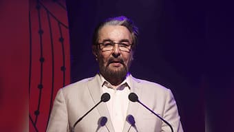 Kabir Bedi ties the knot with his long time partner Parveen Dusanj at 70