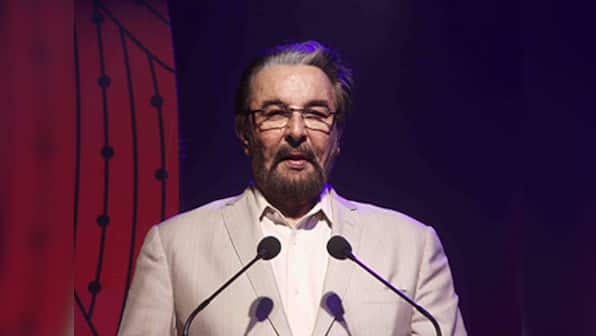 Kabir Bedi ties the knot with his long time partner Parveen Dusanj at 70