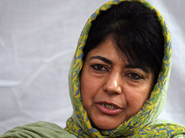 J&K govt formation: Mehbooba maintains suspense, calls for meeting with PDP leaders J&K govt formation: Mehbooba maintains suspense, calls for meeting with PDP leaders