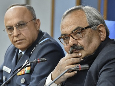 Seven troops, four terrorists killed in Pathankot: Search for at least two more gunmen continues Seven troops, four terrorists killed in Pathankot: Search for at least two more gunmen continues