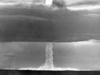 A thousand times more powerful than an atomic bomb, here's why the H-bomb is a scary thought A thousand times more powerful than an atomic bomb, here's why the H-bomb is a scary thought