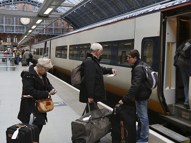 Was it snow? Rain? No! 'Strong sunshine' delays trains in London Was it snow? Rain? No! 'Strong sunshine' delays trains in London