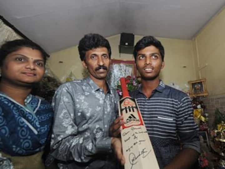 Keep up the hard work, enjoy the game: Pranav Dhanawade gets signed bat from Sachin Tendulkar Keep up the hard work, enjoy the game: Pranav Dhanawade gets signed bat from Sachin Tendulkar