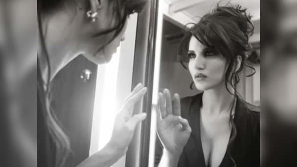 I don't know who Prasoon Joshi is; will have to google him, says Sunny Leone