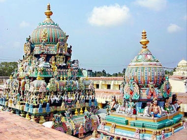 Hindu temples in South India begin turning away devotees wearing jeans, leggings, bermudas Hindu temples in South India begin turning away devotees wearing jeans, leggings, bermudas