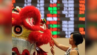 Reddest red envelope: Chinese Communist party courts tech-savvy, hands out online cash