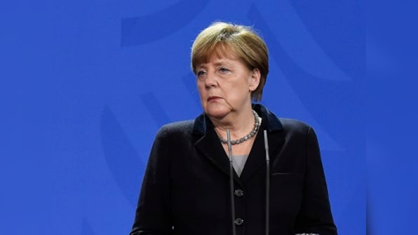 Ukraine crisis: Use influence and rein in separatists, Angela Merkel tells Vladimir Putin