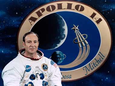 'Lunar pioneer': Astronaut Edgar Mitchell, one of few men who walked on the Moon, passes away 'Lunar pioneer': Astronaut Edgar Mitchell, one of few men who walked on the Moon, passes away