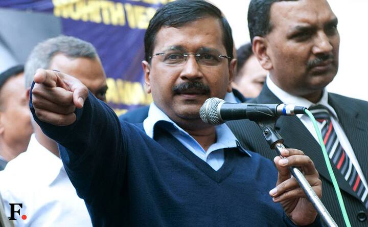 Arvind Kejriwal, Rahul Gandhi show solidarity with JNU students at Jantar Mantar Arvind Kejriwal, Rahul Gandhi show solidarity with JNU students at Jantar Mantar