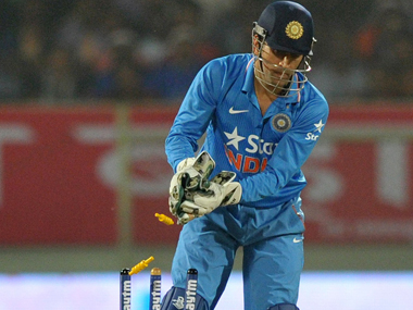 India vs Sri Lanka: We need batsmen at 6,7 and 8 to play their shots straightaway, says Dhoni India vs Sri Lanka: We need batsmen at 6,7 and 8 to play their shots straightaway, says Dhoni