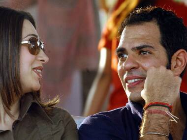 Karisma Kapoor appears in SC for divorce proceedings