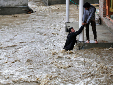 Kashmir floods: Governor asks chief secy to finalise relief scheme by 21 Feb Kashmir floods: Governor asks chief secy to finalise relief scheme by 21 Feb
