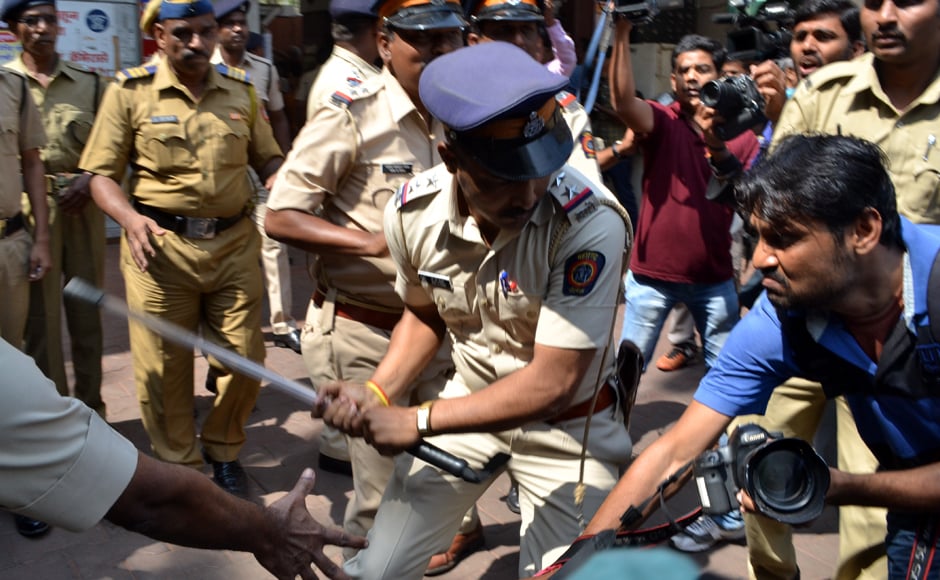 Lathicharge2