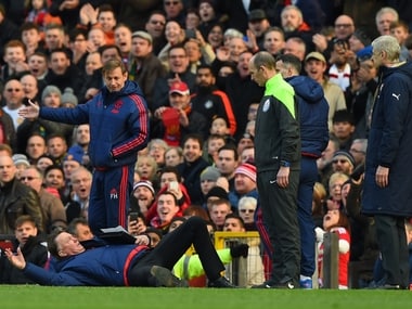 And the Oscar goes to: Louis van Gaal delights fans with touchline tumble, becomes a meme