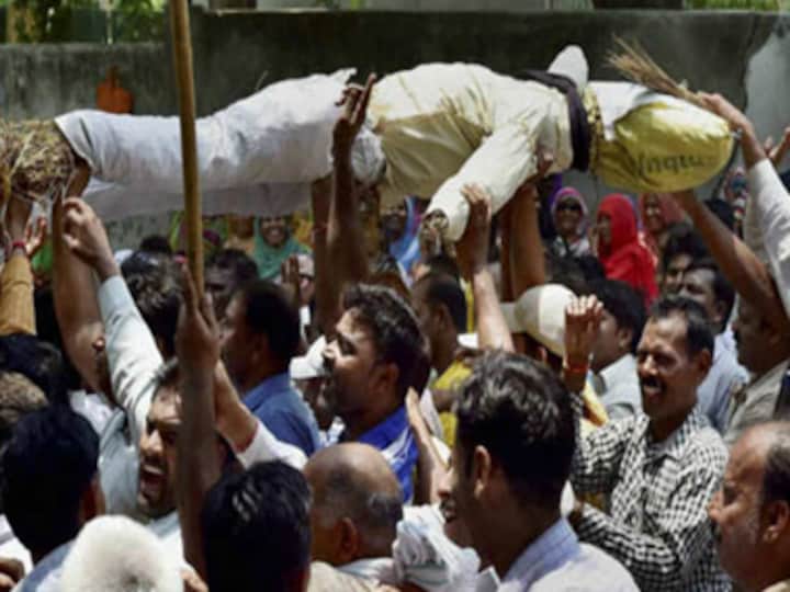 Jewellers refuse to call off strike; industry body to hand over shop keys to Arun Jaitley