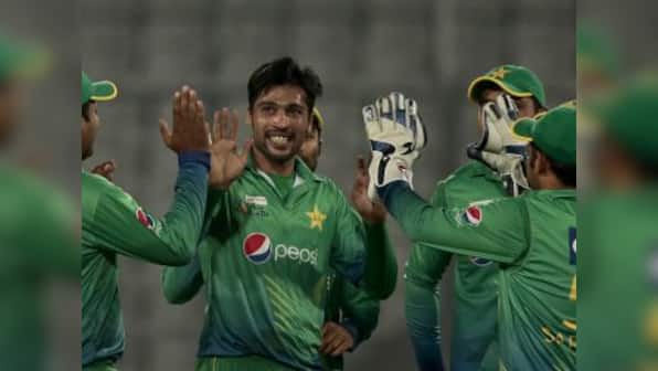 Asia Cup 2016: Malik, Akmal fifties help Pakistan survive UAE scare after Amir's miserly spell