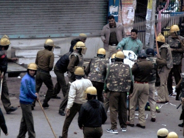 Jat quota row: Internet, SMS services suspended in Rohtak in the wake of protests Jat quota row: Internet, SMS services suspended in Rohtak in the wake of protests