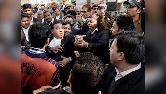 Lawyers who beat up scribes now say it was a JNU mob which attacked journalists