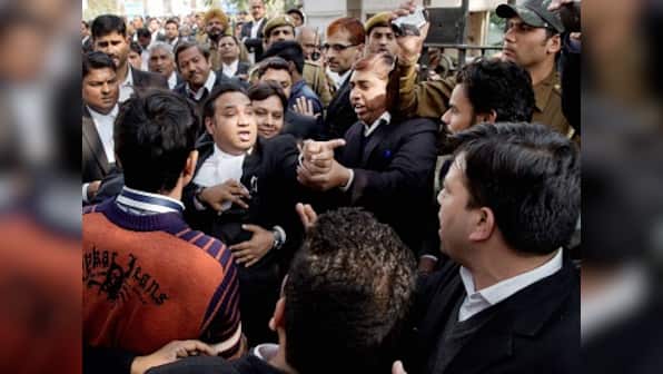 Lawyers who beat up scribes now say it was a JNU mob which attacked journalists