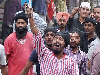 Punjab BJP hits out at AAP, accuses it of trying to destabilise state Punjab BJP hits out at AAP, accuses it of trying to destabilise state