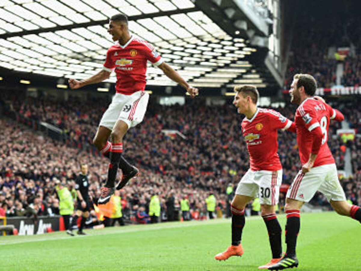 Anthony Martial makes heroic goal-line block to deny Wayne Rooney a second  goal against Swansea